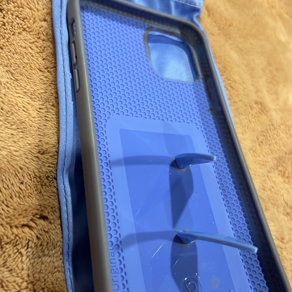 LOOPY CASE - Picture 3 of 4